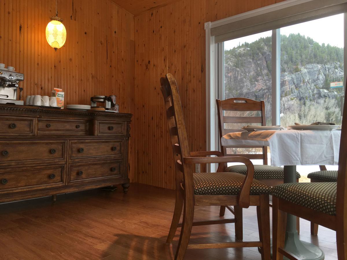 グランド・ベルジュロンヌ La Chouette Viree Bed & Breakfast エクステリア 写真